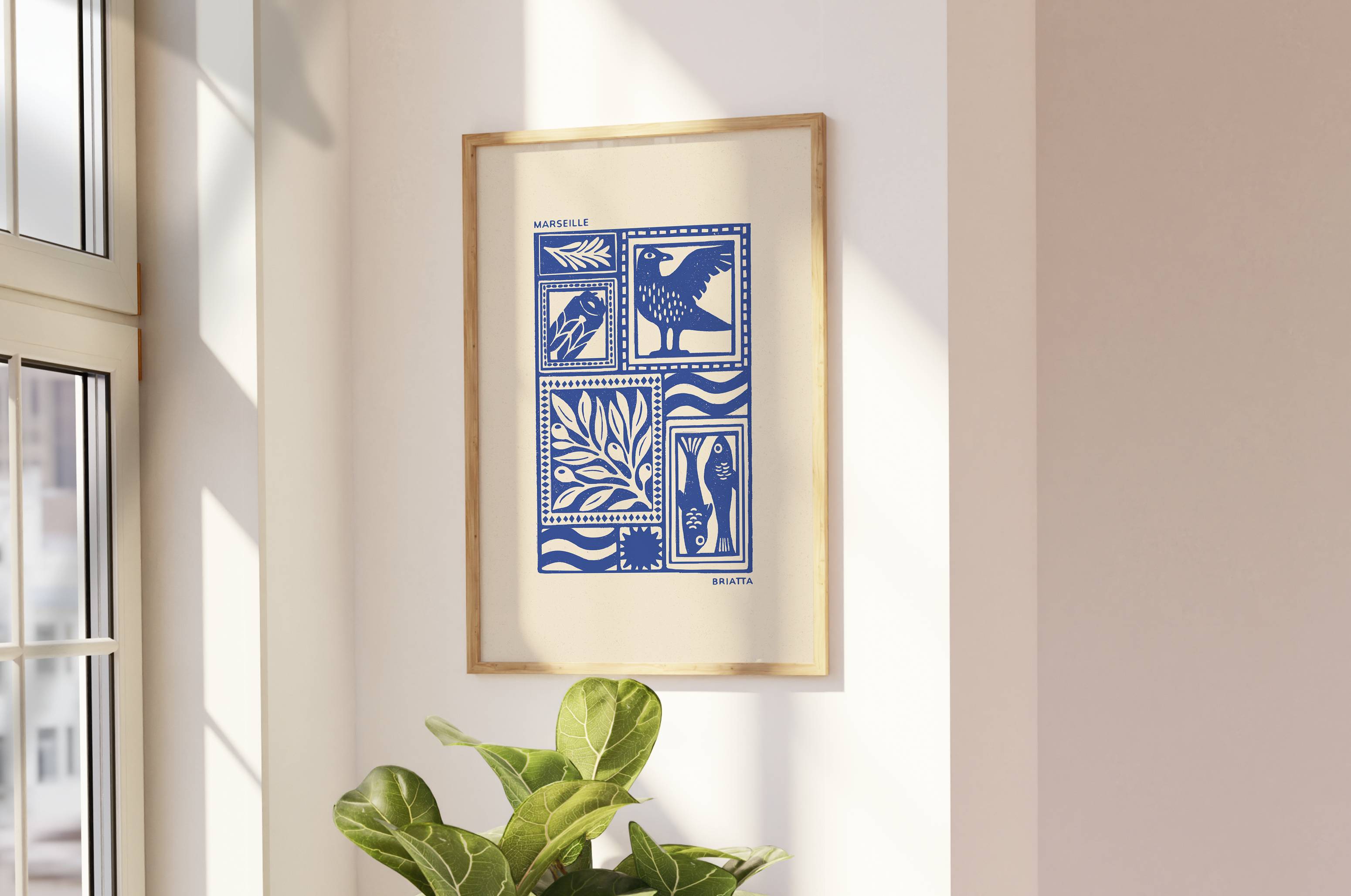 Affiche bleu de la ville de Marseille représentant le sud de la France et les calanques, le vieux port, le mistral, imprimé d'illustration dessinée à la main style linogravure