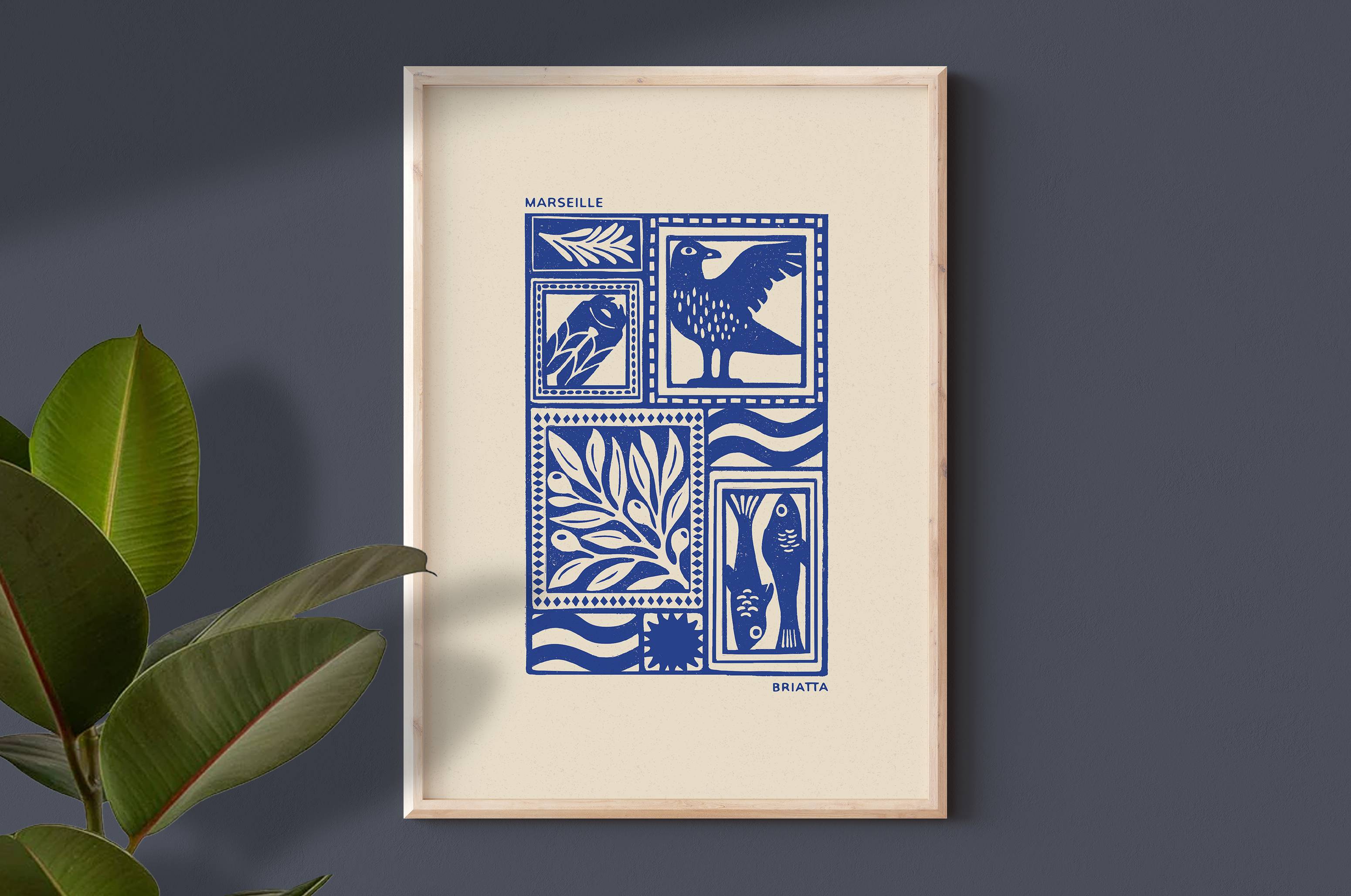 Affiche bleu de la ville de Marseille représentant le sud de la France et les calanques, le vieux port, le mistral, imprimé d'illustration dessinée à la main style linogravure